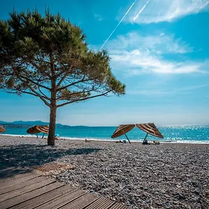 fame-marina-baie-des-anges.fr-provencehotel.com/