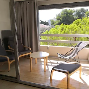 studio-calme-giens-2-pas-du-port-et-des-plages.fr-provencehotel.com/